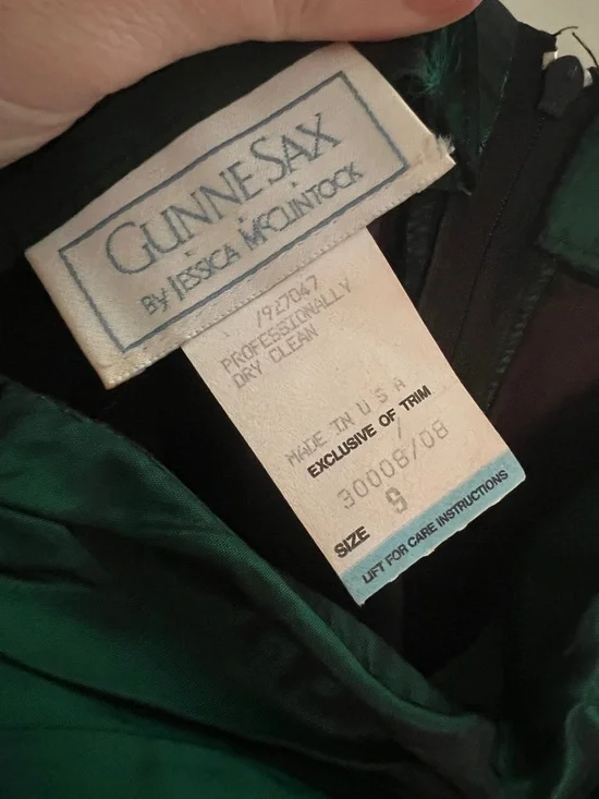 Rare Vintage Gunne Sax Emerald Green and Black Party Dress with Decorative Bow - Picture 5 of 8